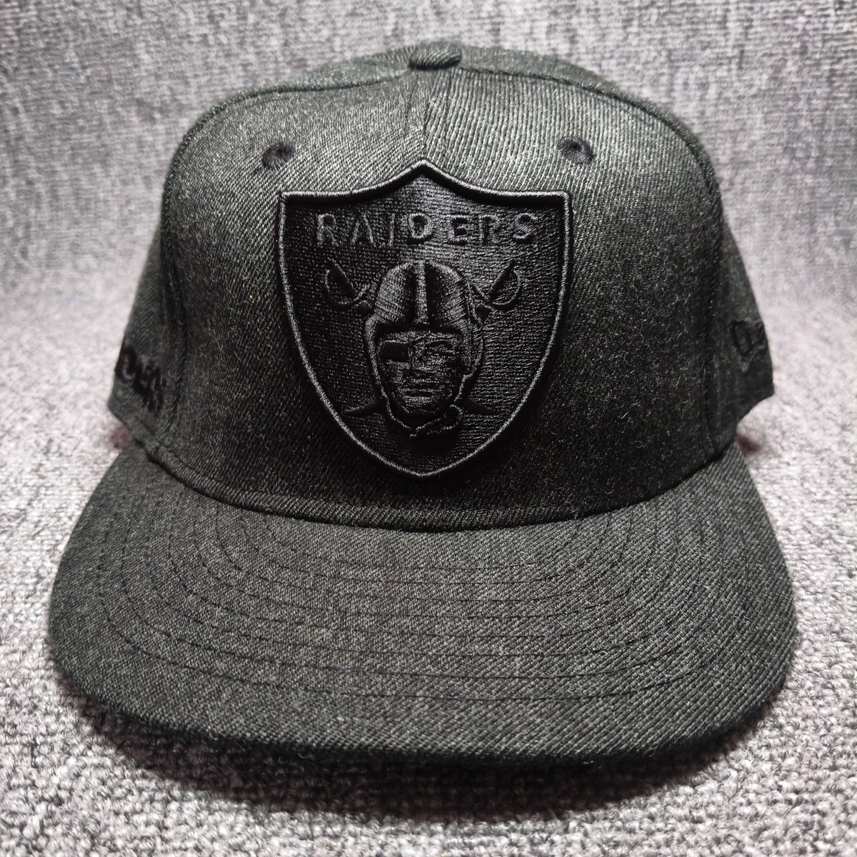 New Era NFL Raiders Black Heathered Snapback Hat Cap Tonal Logo Y564