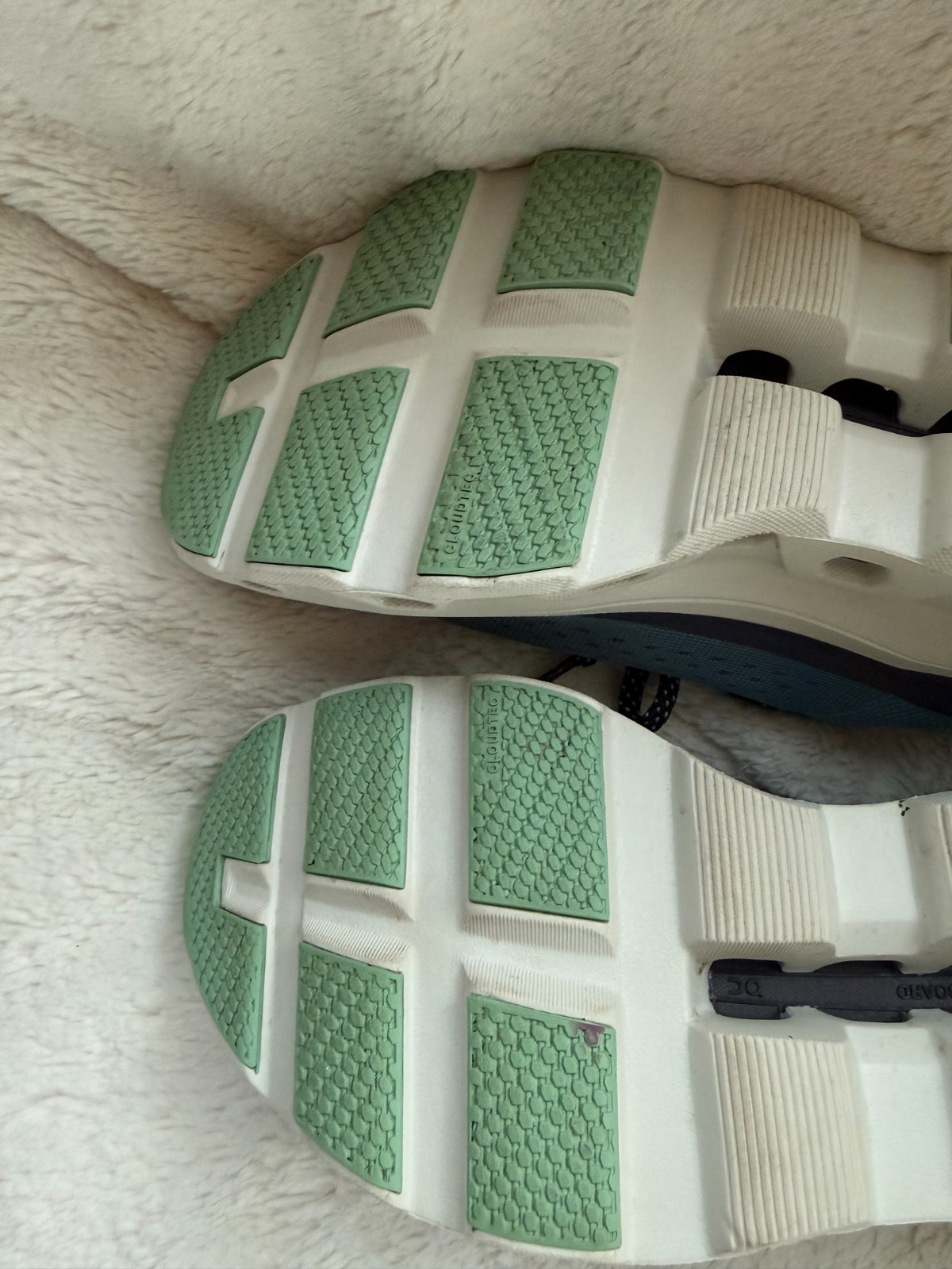 Nearly New $170 ON Cloudmonster Womens Dust/Vapor US7.5 image 6