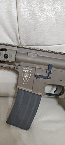 Elite Force M4 6mm BB