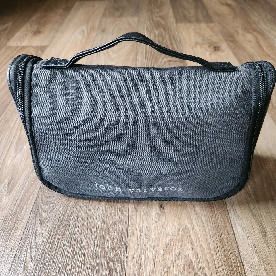 John Varvatos Travel Toiletry Bag. Gray 10"×7"×4" in Dimensions - Image 3 of 4
