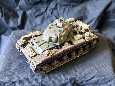 Built Trumpeter 1/35 Russian KV-1 Russian Heavy Tank 