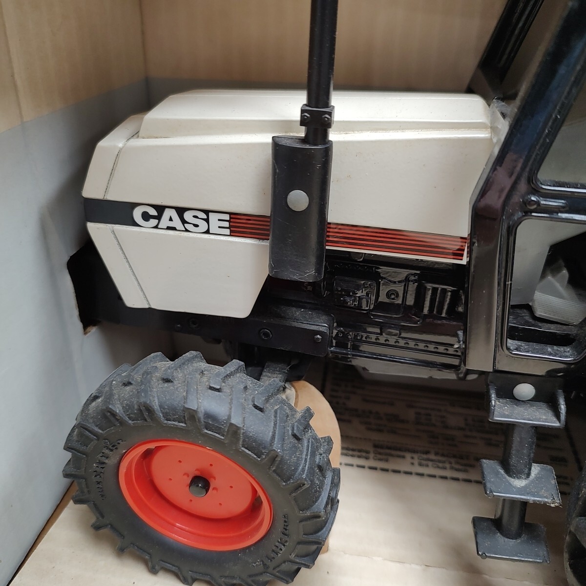 Vtg Ertl 1/16 Case 3294 White Tractor w/Front Wheel Assist