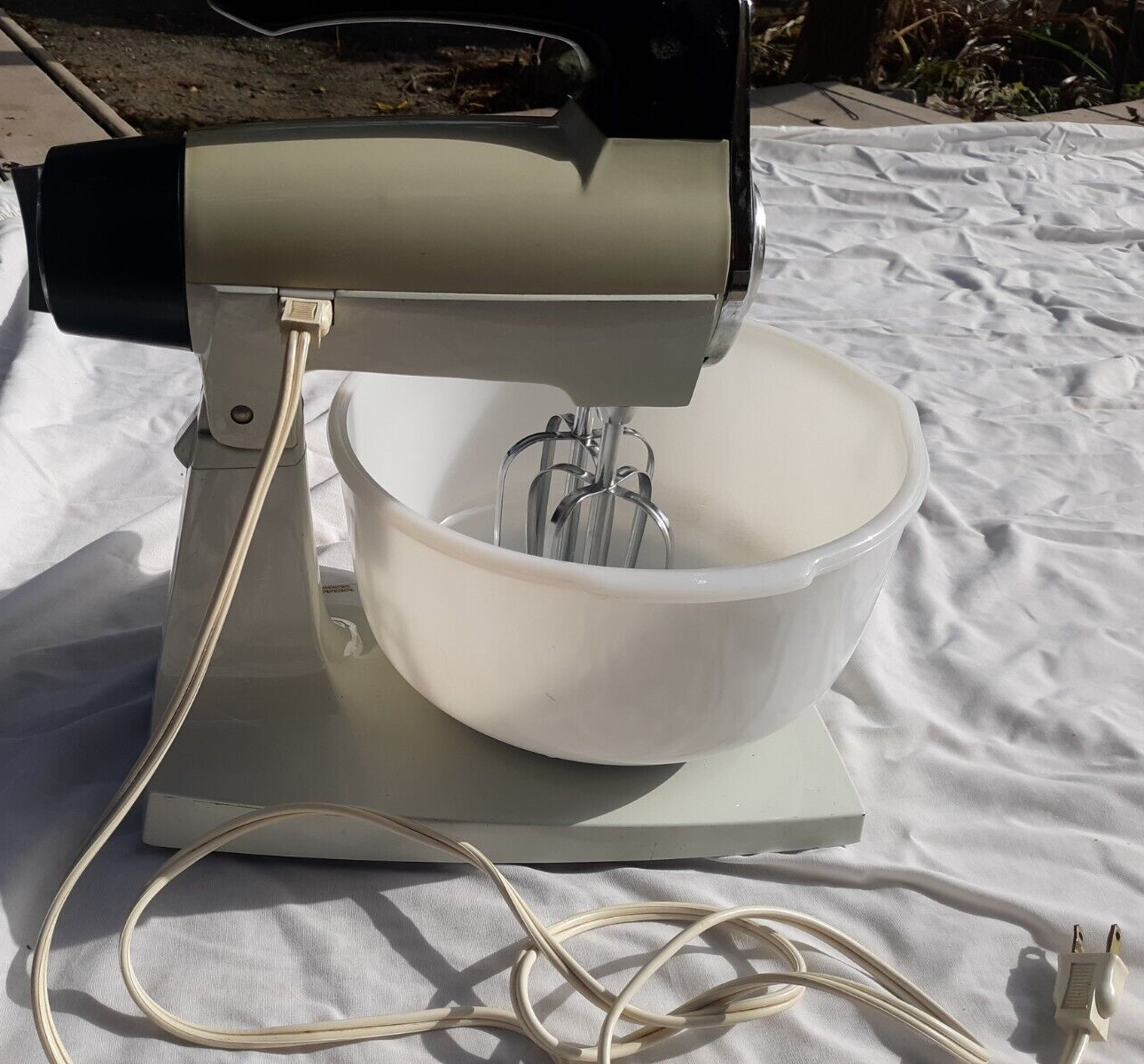 Vintage Sunbeam Mixmaster 12 Speed Stand Mixer with Original Bowl eBay