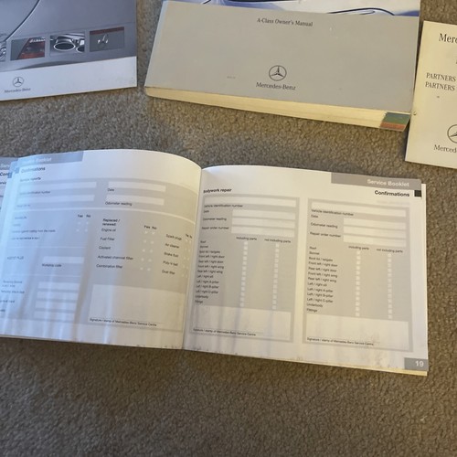 Mercedes a class service book pack, including manuals and service book unstamped - Picture 18 of 21