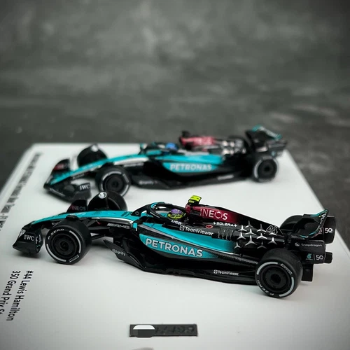 Spark 1/64 Mercedes-AMG F1 W15 Singapore GP 2024 2-pc Set Hamilton & Russel Y299 - Picture 7 of 13