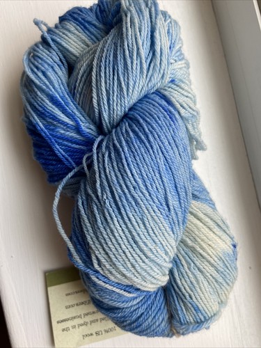 Backyard Fibers 3 Ply Fingering Yarn 100% Merino Wool Blue 3.5 Oz 400 Yards - Picture 5 of 8