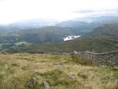 Foto 6x4 Eine Wand unterhalb Snarker Hecht Rydal Blick Richtung Rydal Wasser. c2017