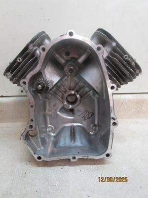 #ad HUSQVARNA A YTA22V46 BRIGGS STRATTON 22HP VTWIN 44N677 CRANKCASE CYLINDERS $125.00