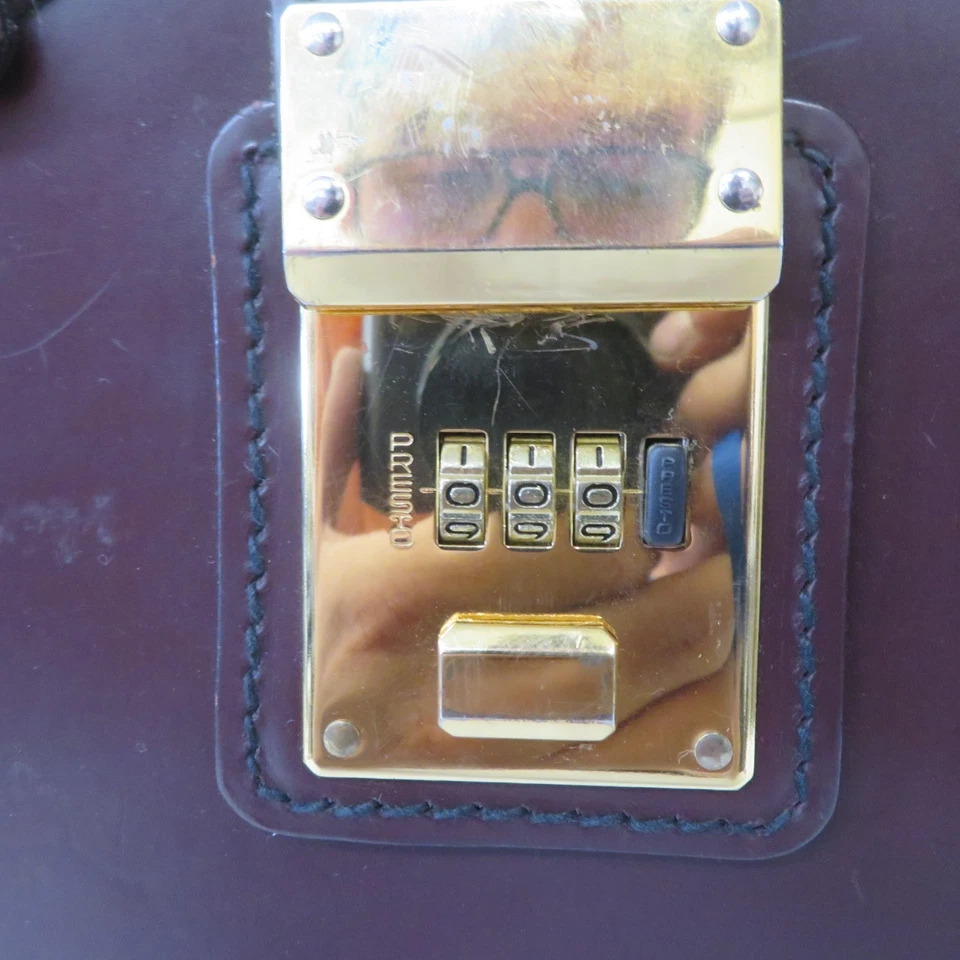 Maletín Churchill Clásico Marco Superior Cuero Korchmar Abogados 18" Foto 3 de 4