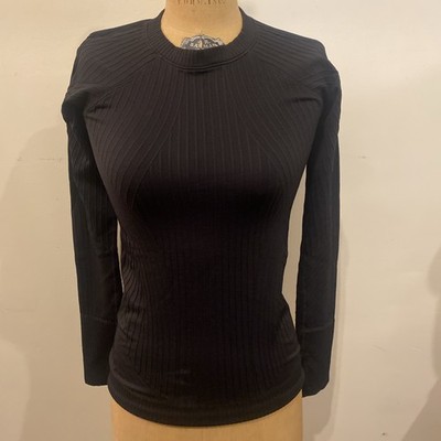Lululemon Rest Less Base Layer Top Womens Black Pullover Thumb Holes  *