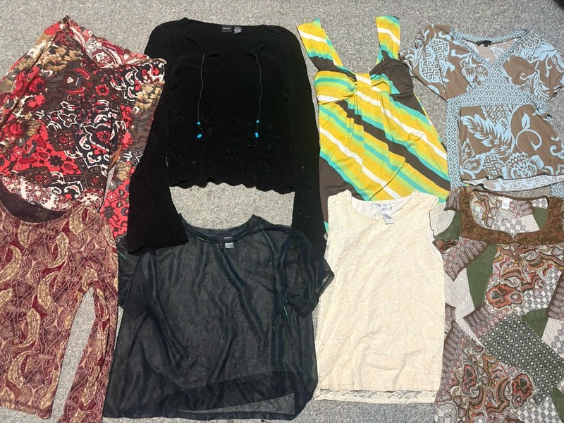 Vintage Y2K Top Lot. Medium