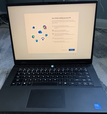 Alienware M16 R2 Gaming Laptop Intel Core Ultra Windows 11 Black Backlit Keys