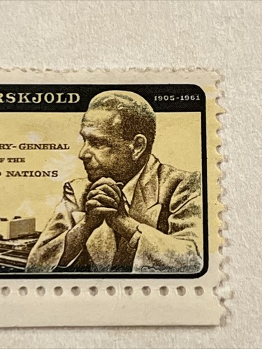 1962 Mint Light Hinged 4c Dag Hammarskjold Stamp EFO: Yellow Inverted Error - Picture 3 of 5