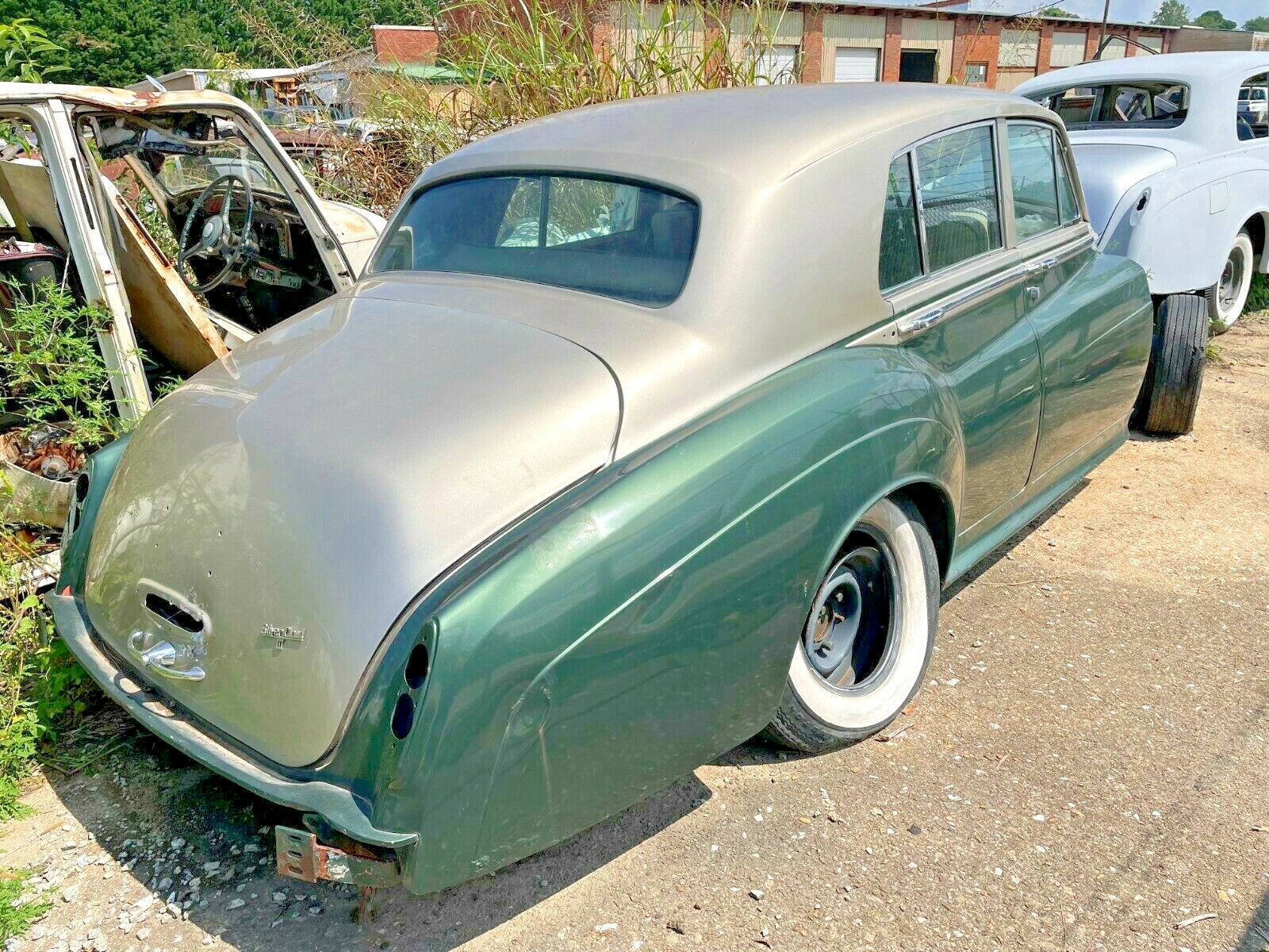 ROLLS ROYCE SILVER CLOUD BENTLEY LIGHT LENS. THE WORLDS LARGEST USED INVENTORY