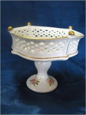 374)  Wallendorf Porzellan Anbietschale Schale mit Fuss Blüten Dekor Durchbruch