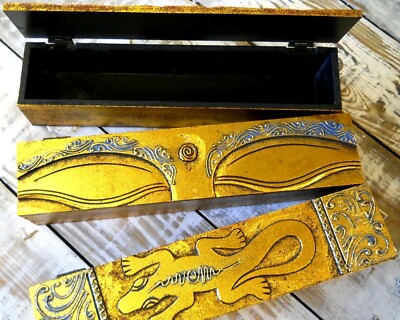 Holzkisten goldfarbene Varianten von Spitzen Buddha Augen / Eidechse / 32 cm x 7 cm 