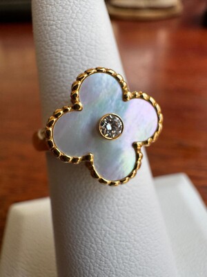 VAN CLEEF &ARPELS Vintage Alhambra Mother of Pearl Diamond