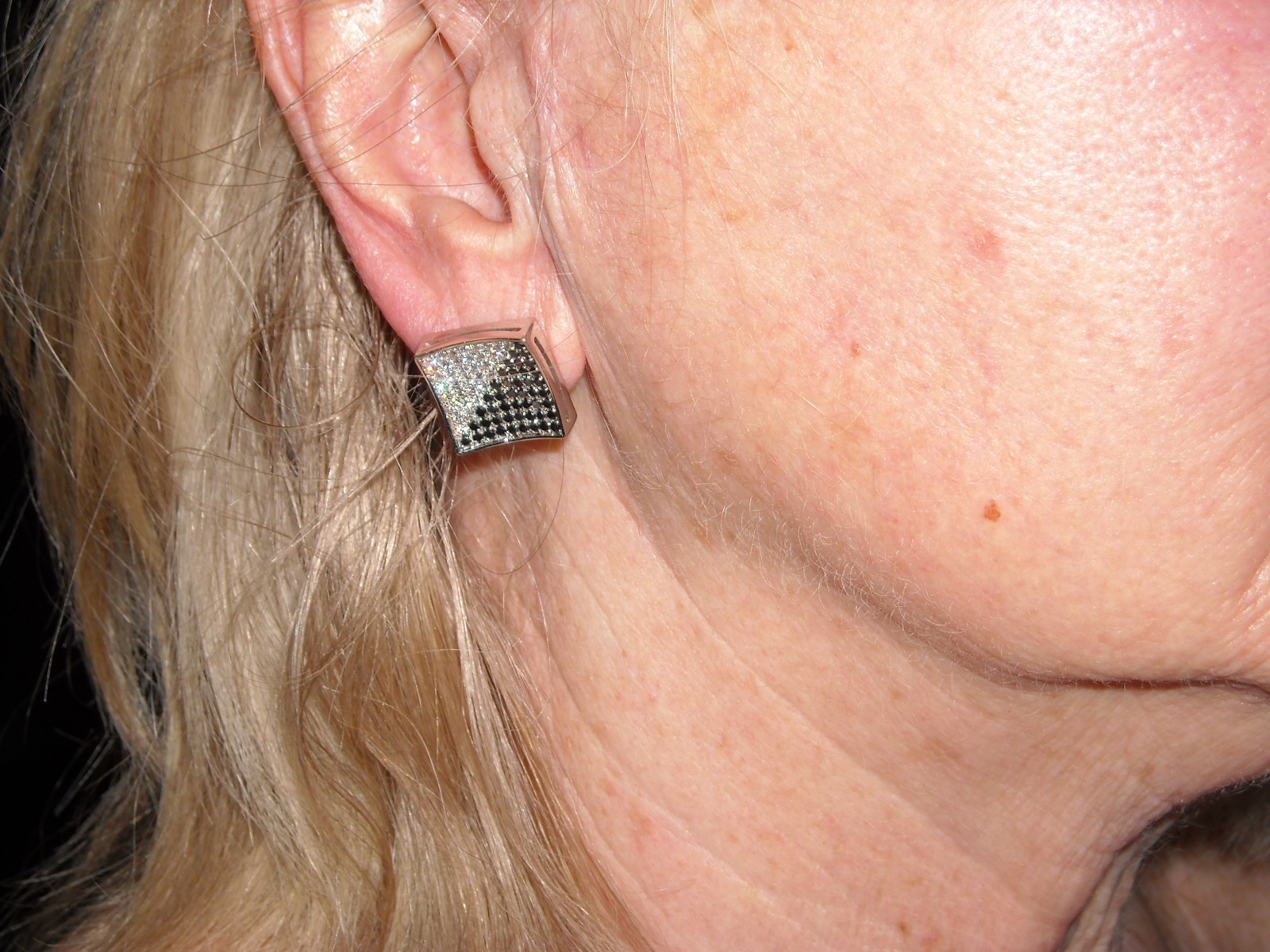 Picture 1 of 8