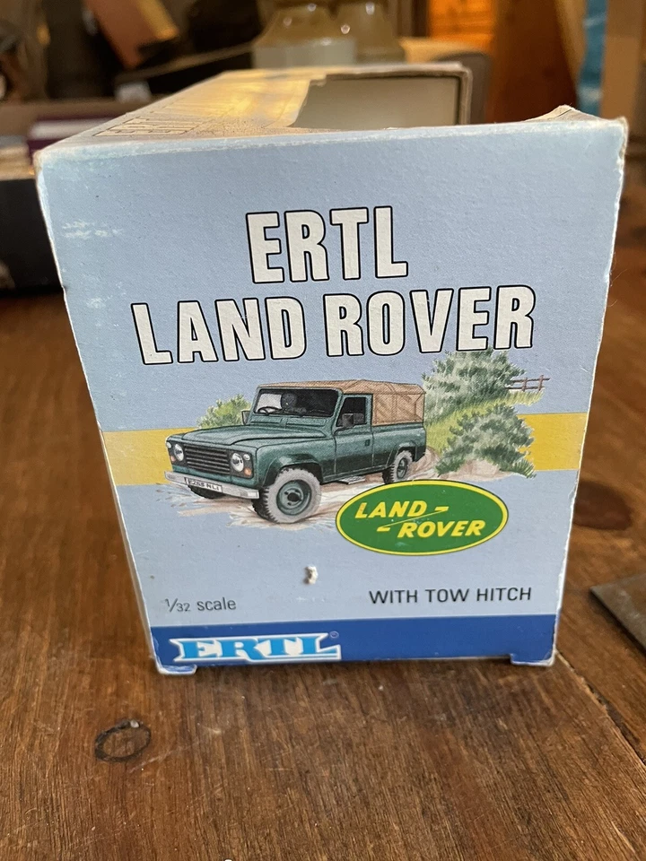 ERTL DIE-CAST POLICE LAND ROVER SCALE 1:32 WITH TOW HITCH - Image 4 of 4