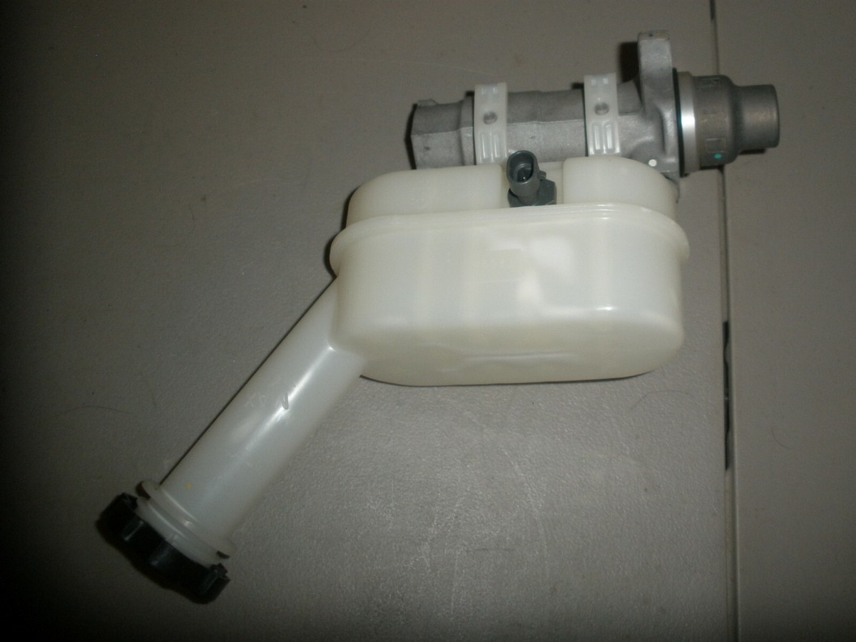 GM OEM 25805646 BRAKE MASTER CYLINDER | eBay 