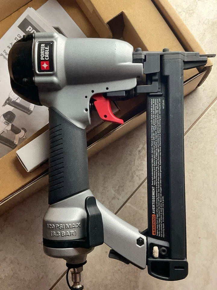 GRAPADORA PORTER CABLE NS100B Nueva Calibre 18 (1,2 mm) Envío Gratis Nueva en Caja Foto 2 de 4