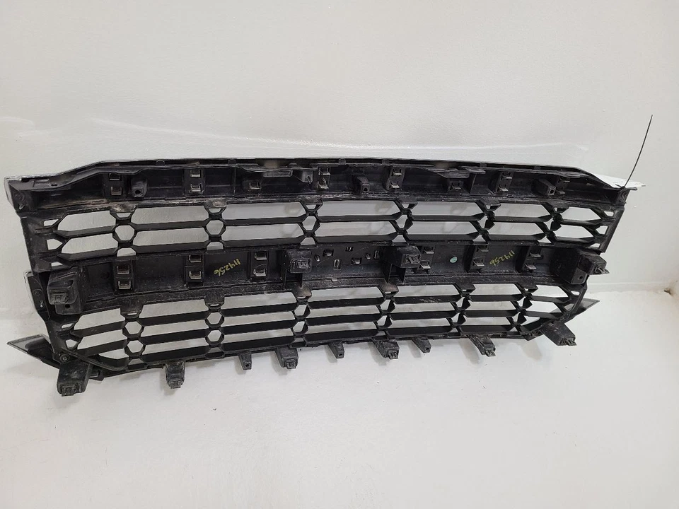 2016- 2019 CHEVROLET SILVERADO 1500 PICKUP Grille Classic Style Chrome Surround - Imagem 4 de 4