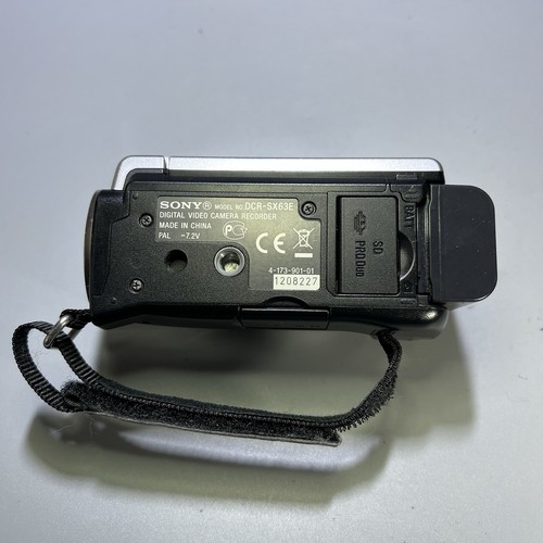 Sony Handycam DCR-SX63 60X Optical Zoom 16 GB Camcorder - Case - Picture 10 of 12