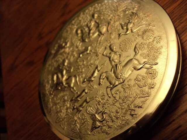 TUSSY 1950 SILVER PLATE COMPACT W/PERSIAN HUNTING SCENE EMBOSSED ON BOTH SIDES