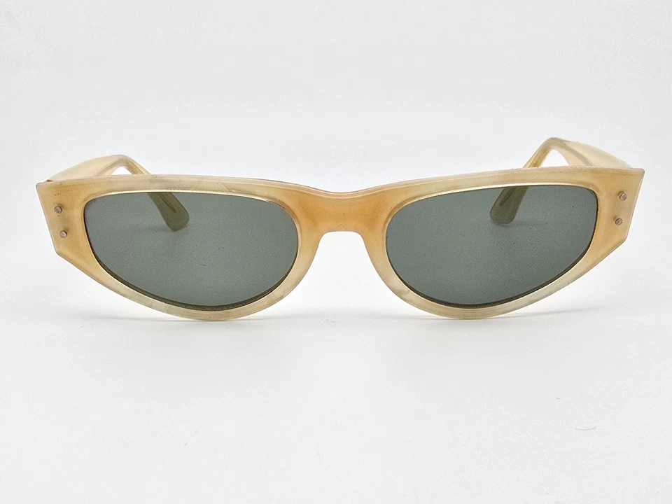 Gafas de sol Ray-Ban B&L Playtime marco blanco perlado G-15 lentes grises ojo de gato 48 mm Foto 2 de 4