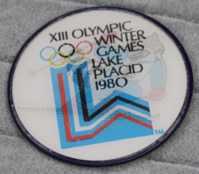 1980 XIII Winter Olympic Games Lake Placid Vari-Vue Flicker Pinback Button Pin