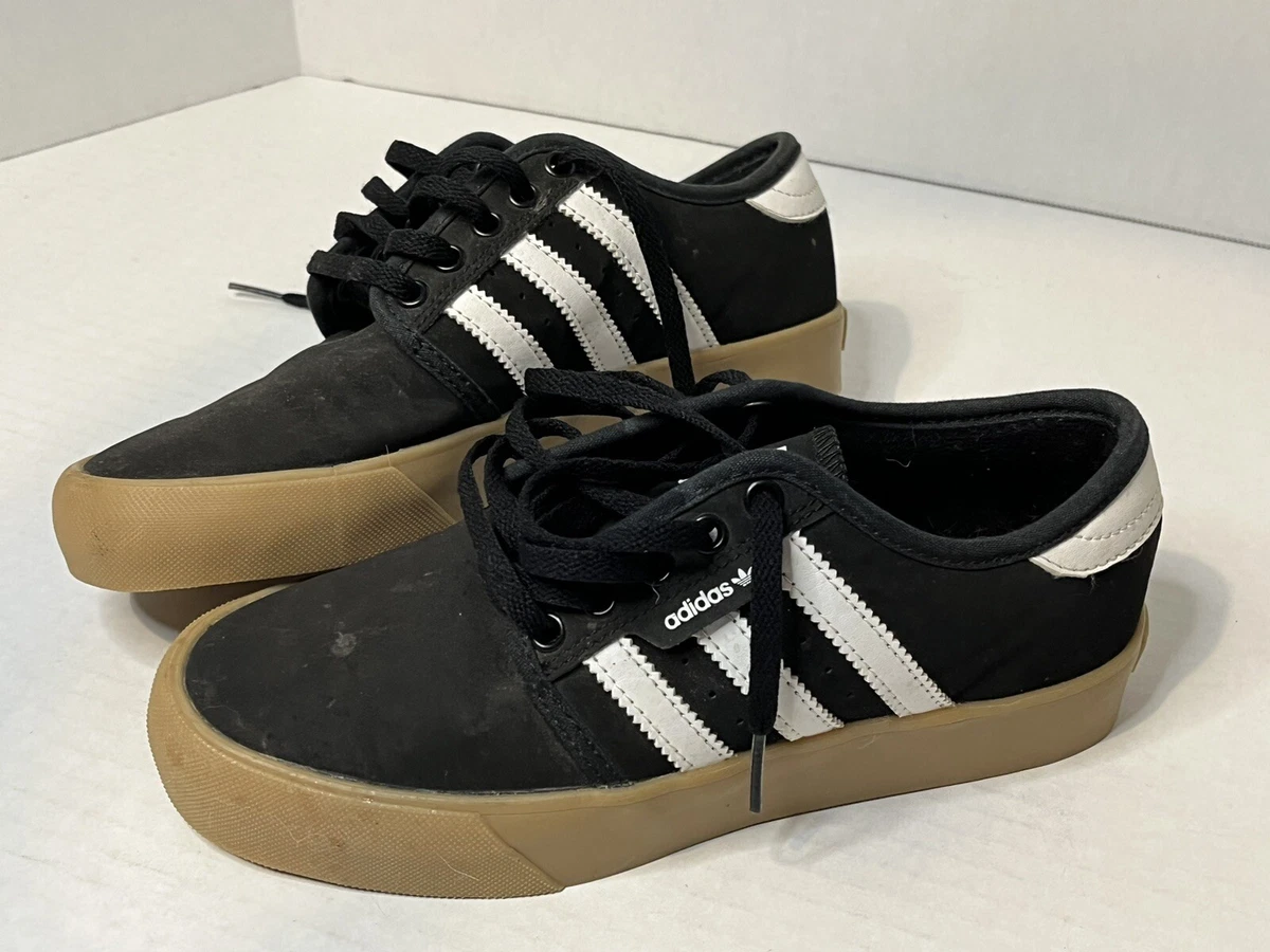 Escarchado inferencia Buzo Adidas Suede Leather Black Shoes Men's Size 4 LYV 029001 | eBay