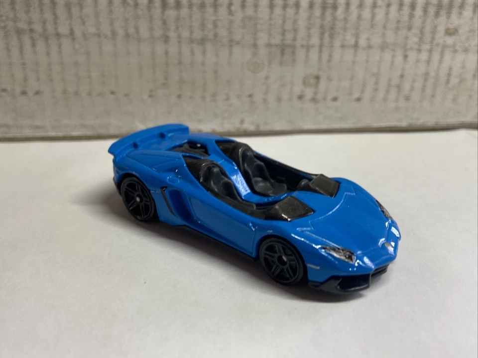 Mattel Hot Wheels Lamborghini Aventador J 2014 - Image 4 of 4