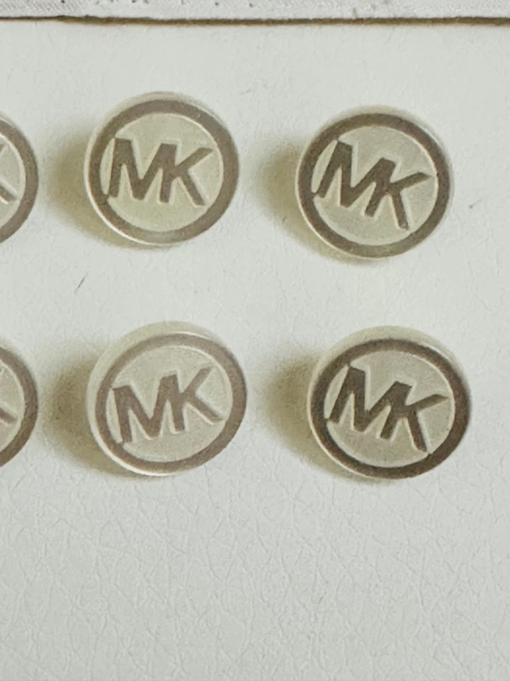 Michael Kors MK plastic shank button set of 6 inscribe in off white - Image 2 of 4