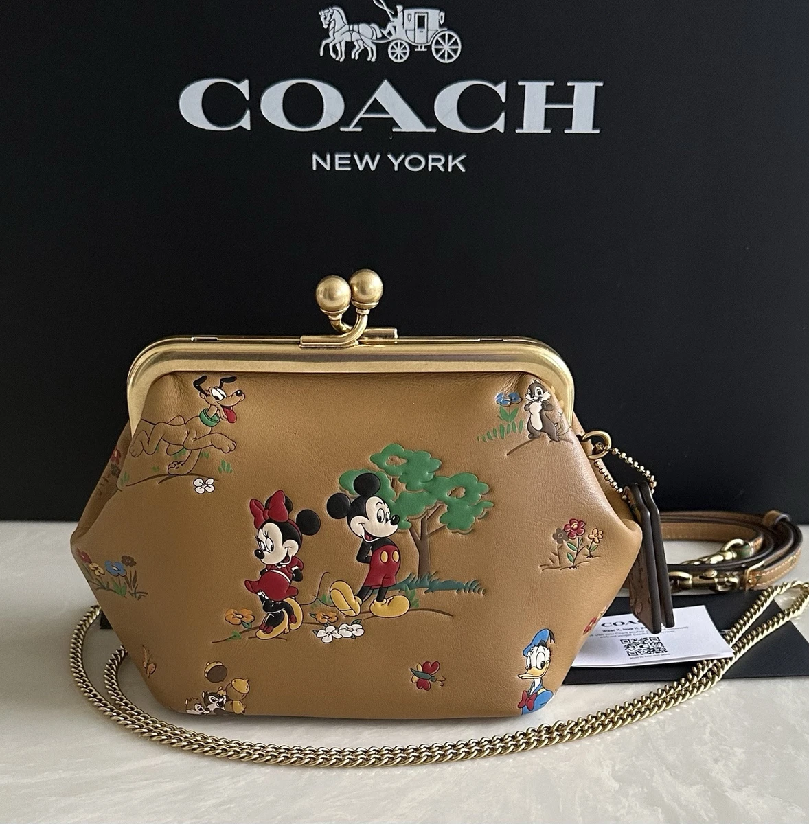 COACH ミッキー　ボディバッグ 公式】COACH – コーチ | 【DISNEY X COACH】キット メッセンジャー