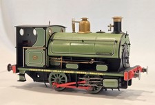 Hornby Peckett W4 "560" 0-4-0 Locomotive - OO Scale