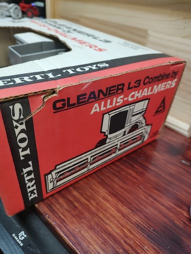 Vtg Ertl 1/32 Allis Chalmers Gleaner L3 Combine Stock #1207 NIB - Picture 6 of 9