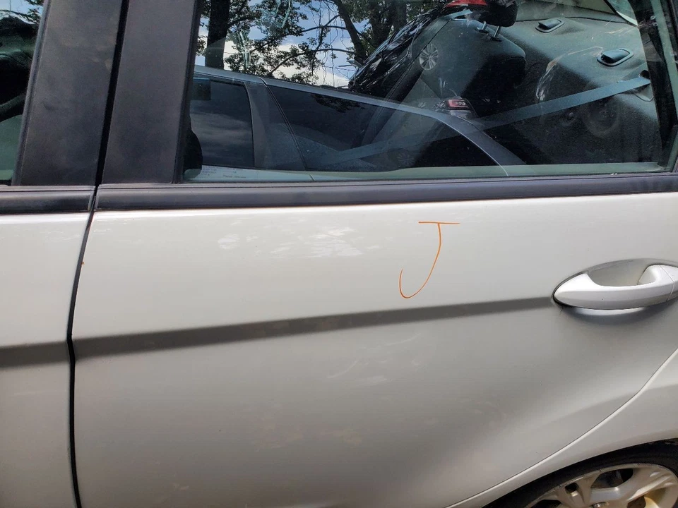 Used Left Headlight Assembly fits: 2016 Ford Fiesta chrome trim Left Grade A - Изображение 2 из 4