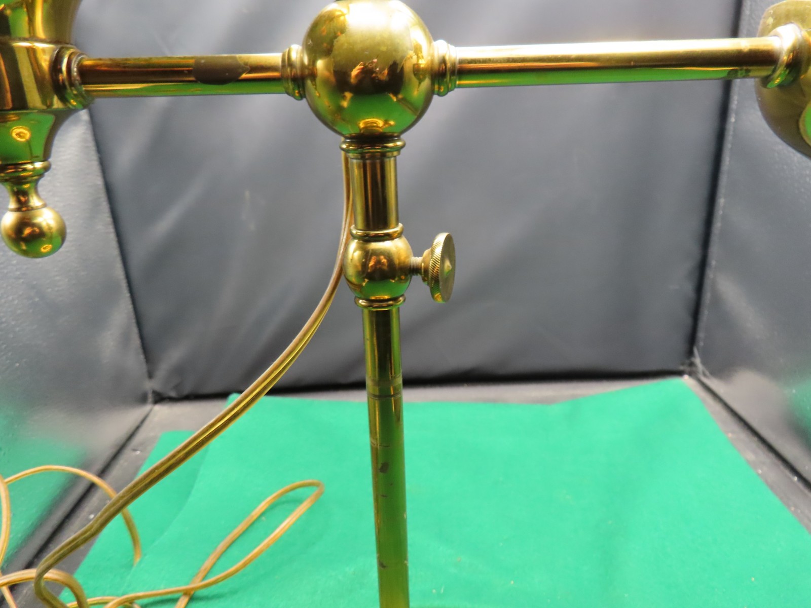 ANTIQUE BRADLEY & HUBBARD SINGLE BRASS ELECTRIFIED STUDENT LAMP 10" SHADE RING