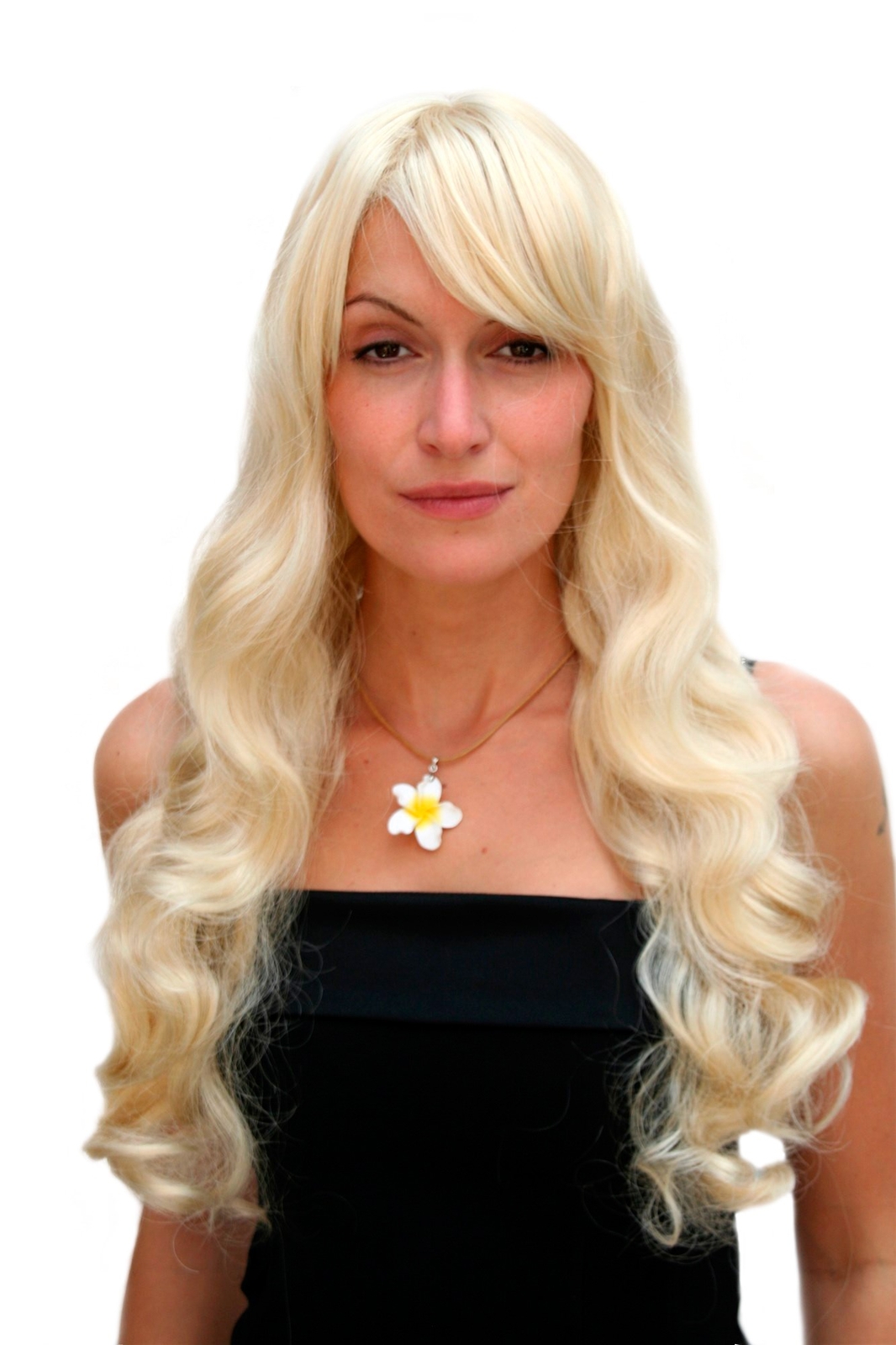 Ladies Wig Hollywood Diva Light Blonde Long Wavy Approximately 60