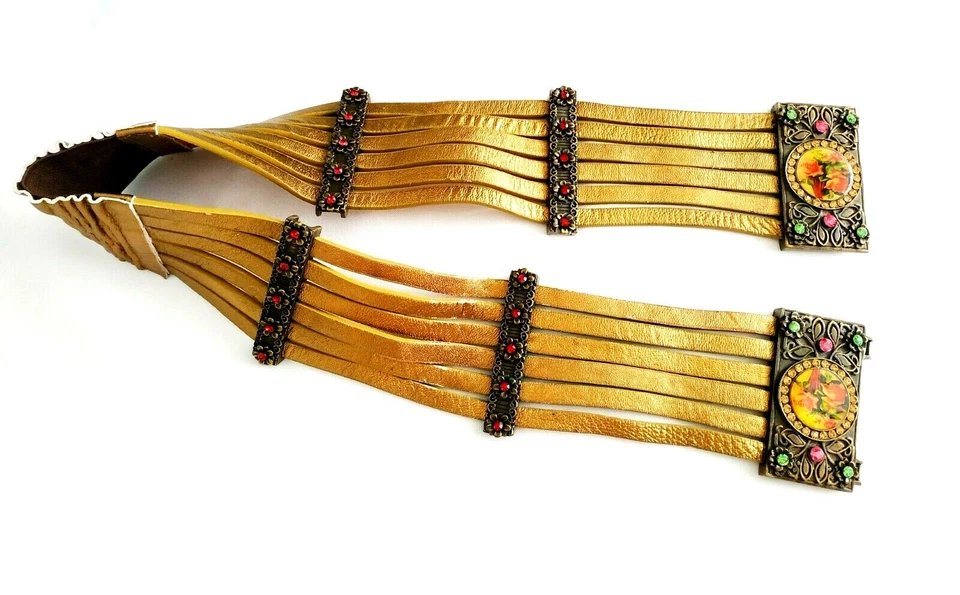 Hermoso Cinturón de Cuero Tonos de Oro con Toques de Cristal de Michal Negrin Foto 4 de 4