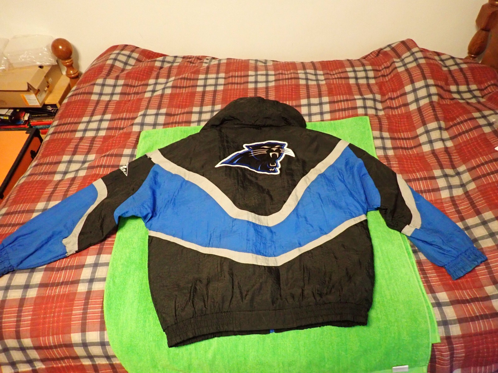 Picture 3 of 24
