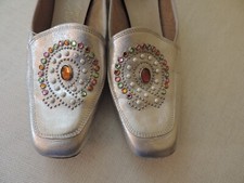 Vintage Women Silver Metallic Jewel Shoe 60-70s Low Heel Size 6