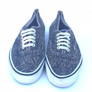 vans era tribal