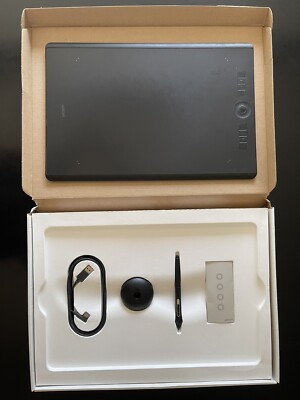 Wacom PTH660 Intuos Pro Graphic Tablet