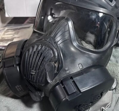 米軍放出 AVON M50ガスマスク 替えフィルター、 収納バッグ付き　S23 米軍実物 Avon M50 ガスマスク フィルター セット S 陸軍 海兵隊 特殊