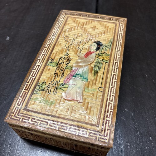 Vintage chinesische Intarsien Bambus Zigarettenschachtel mit dimensionaler geschnitzter Oberseite Folie gefüttert - Bild 7 von 7