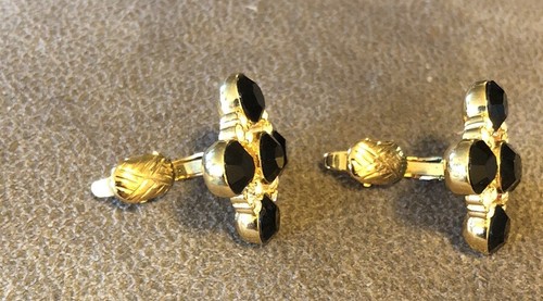 Trifari Gold tone Black Glass And Rhinestone Clip On Earrings 7/8” Square C27 - Picture 4 of 4