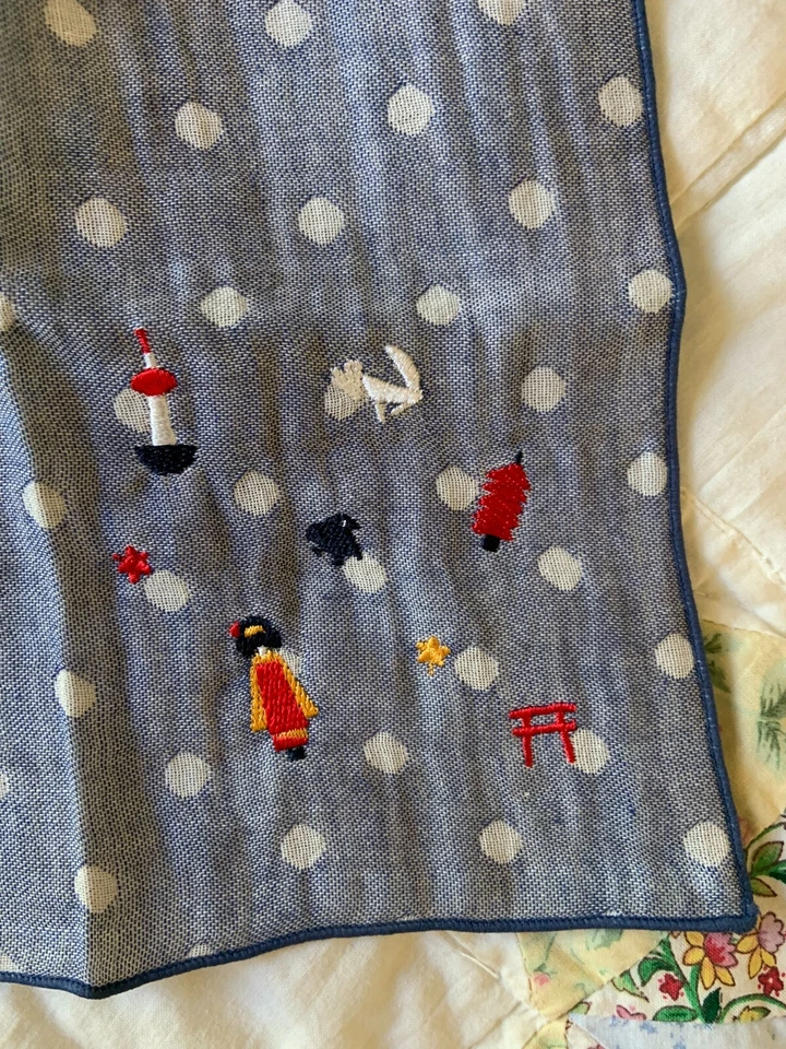 Pañuelo estilo muñeca japonesa 100% algodón 12,5" x 12,5" gris hecho en Japón Foto 2 de 4