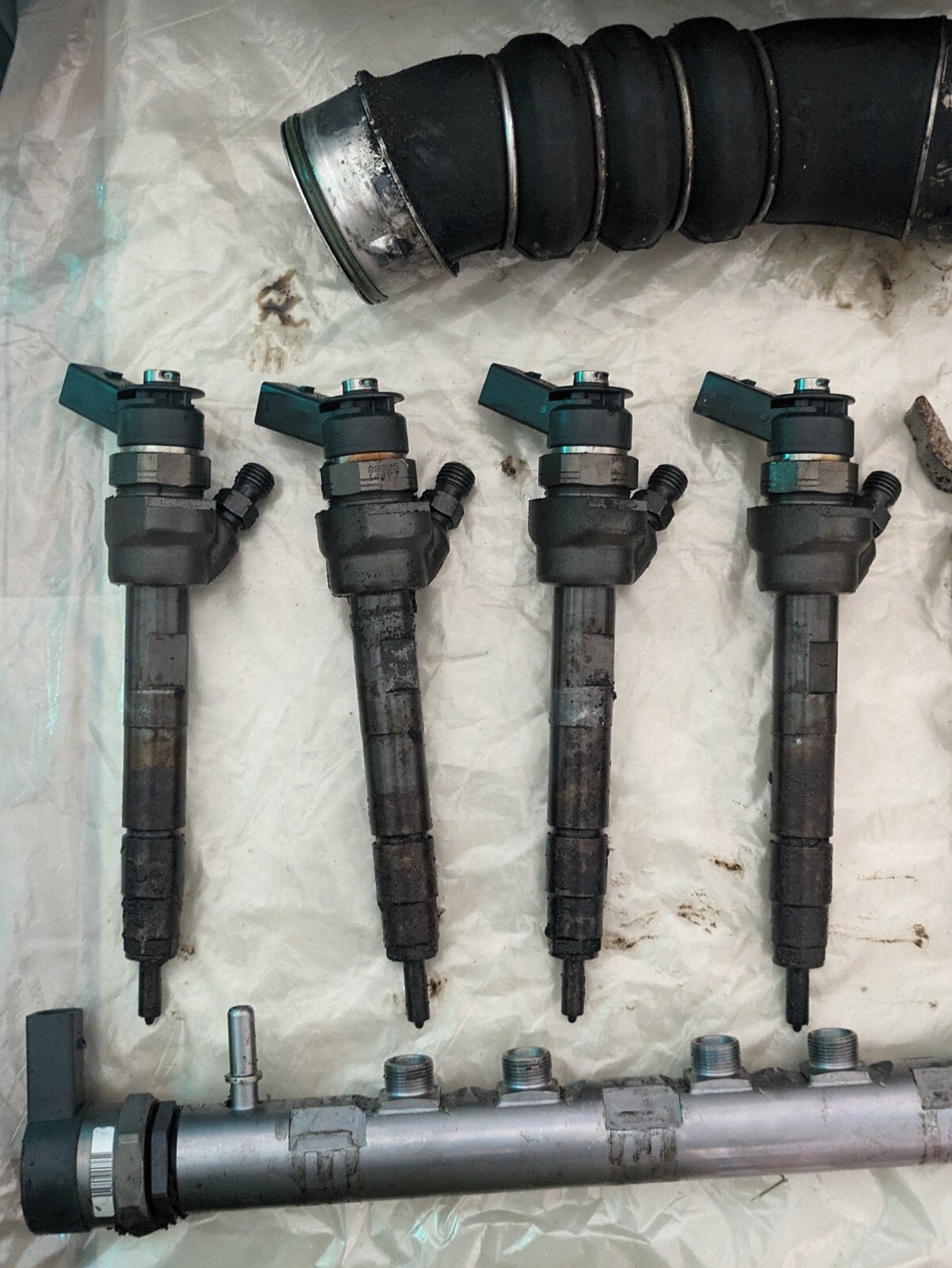 BMW 1 series Injector x 4 E87 E81 0713 2.0 TD Diesel fuel Bosch