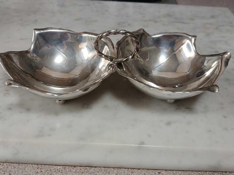 SCIARROTTA STERLING SILVER  DOUBLE LEAF TWISTED HANDLE BON BON DISH